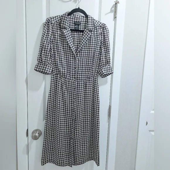 Vintage RARE BCBG Paris Silk Satin Houndstooth Shirt Dress Size 6 - Picture 2 of 16